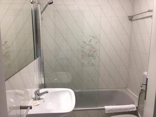 Phòng tắm tại Hotel Vila