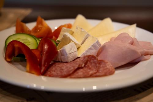 ゲストハウスの敷地内または近くでの食事または食べ物