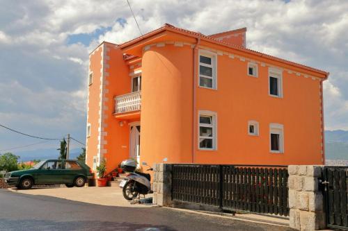 Budova, kde se apartmán nachází