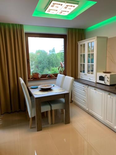 Η κουζίνα ή μικρή κουζίνα στο Apartament - Nice Place