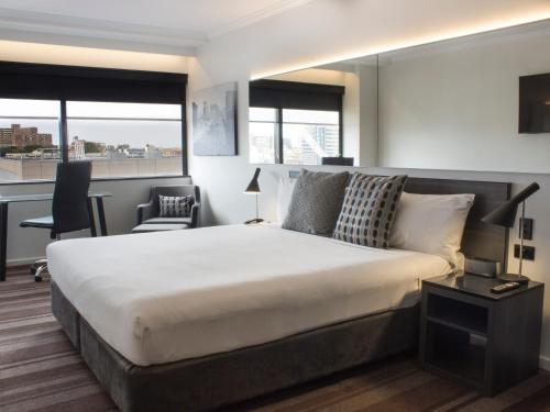 Mercure Sydney Image