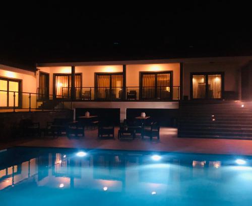 Bazén v ubytování Quinta do Portal Guest House nebo v jeho okolí