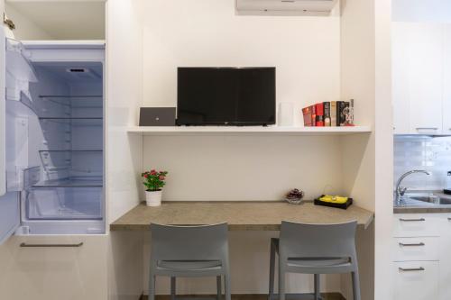 Yellow Line Apartment