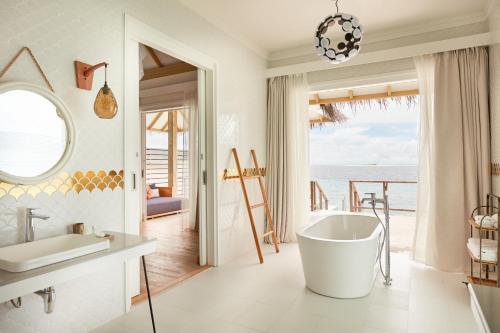 Koupelna v ubytování Sun Siyam Iru Veli - 24 Hours Premium All-Inclusive with Free Transfers