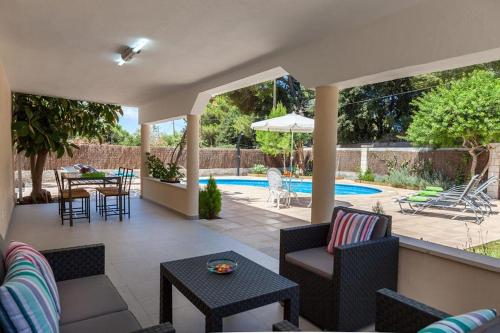 Villa Rosales
