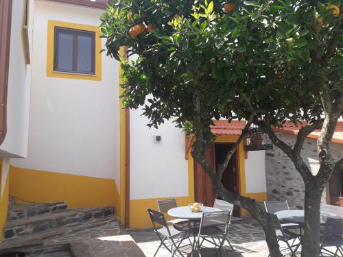 Το κτήριο όπου στεγάζεται  το bed & breakfast