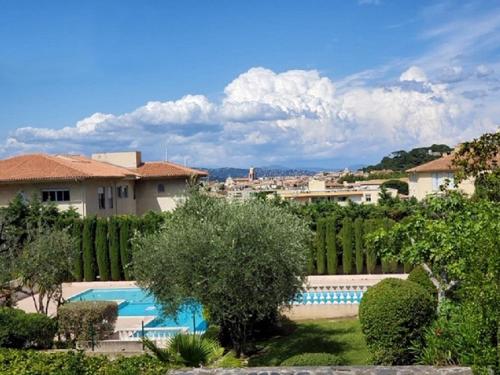 a villa with a swimming pool in a resort at Saint-Tropez in Saint-Tropez