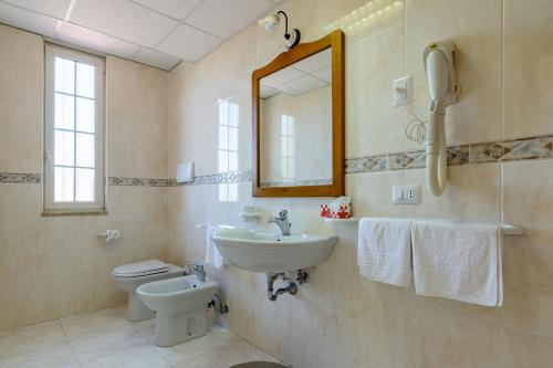 Ein Badezimmer in der Unterkunft Hotel Mandetta - Adults Only