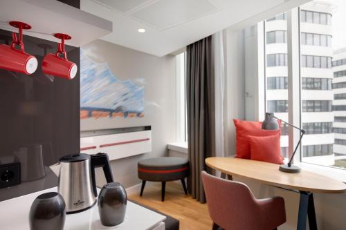 Гостиная зона в Holiday Inn Hamburg - City Nord by IHG