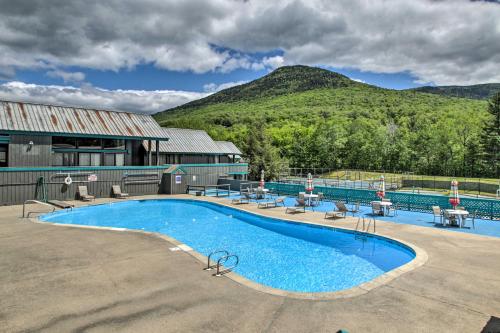 Φωτογραφία από το άλμπουμ του Pet-Friendly Loon Mountain Condo with Deck and Grill! σε Λίνκολν