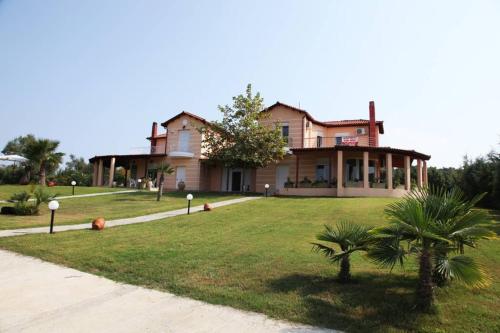 Fotografie z fotogalerie ubytování Wonderful Villa with great view in Posidi-Kalandra v destinaci Kalandra
