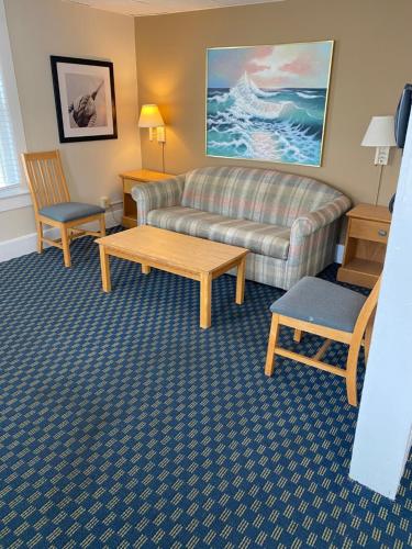Χώρος καθιστικού στο The Admiral Hotel/Motel