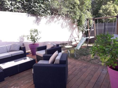 Photo de la galerie de l'établissement Villa contemporaine T5 avec piscine à Cassis, à Cassis