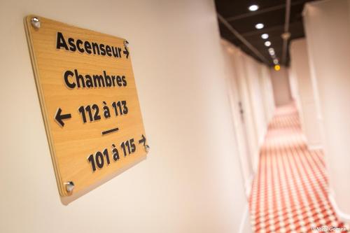 Certifikát, hodnocení, plakát nebo jiný dokument vystavený v ubytování greet Marseille Centre Saint Charles