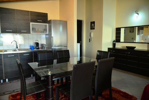 Kuchyň nebo kuchyňský kout v ubytování Sea View Luxury Apartment Plataria