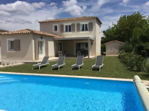 Jolie villa vacances climatisée avec piscine privée, proche du centre village de Mouriès à pieds, au coeur des Alpilles, LS1-302-Bouvino