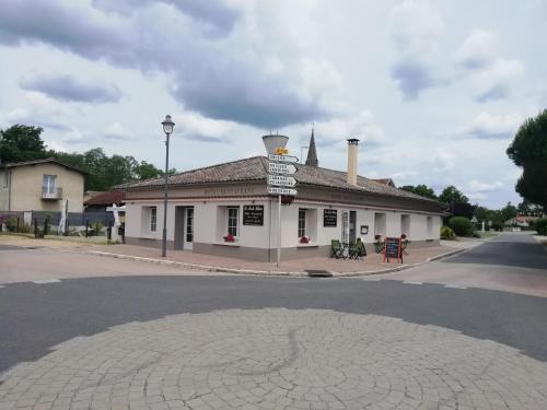 Fotografie z fotogalerie ubytování Le Merle Blanc Louchats v destinaci Louchats