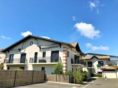 RESIDENCE 7 maison mitoyenne moderne quartier aiguillon