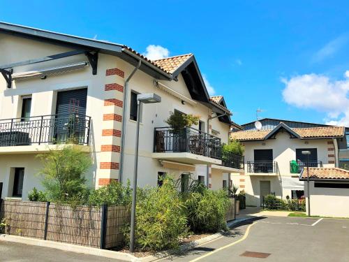 Afbeelding uit fotogalerij van RESIDENCE 7 maison mitoyenne moderne quartier aiguillon in Arcachon