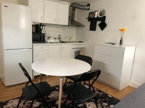 Gallery image of Apartment with shared bathroom in central Kiruna 2 in Kiruna