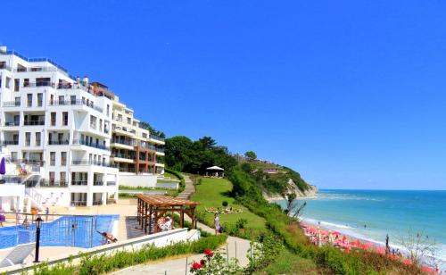 View ng pool sa Бяла Виста Клиф - Byala Vista Cliff o sa malapit