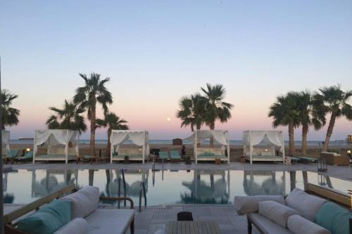 Apartamento 100m Playa Vera, Spain - Booking.com