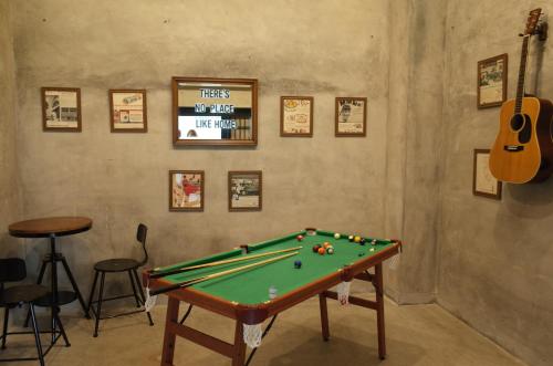 Biliár nebo kulečník v ubytování bnb+Atami Resort