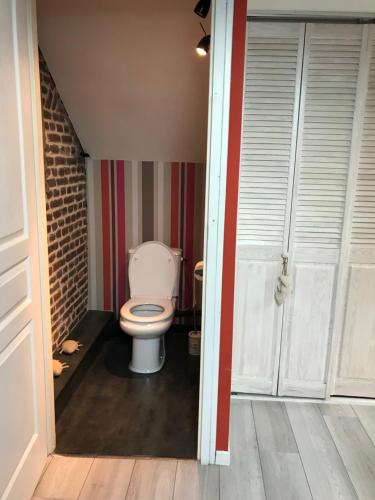 Salle de bains dans l'établissement Chambres privées chez le particulier aéroport Lille Lesquin