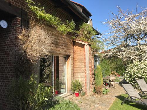 Jardin de l'établissement Chambres privées chez le particulier aéroport Lille Lesquin