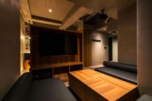 ODO HOTEL オドホテル(大人専用)にあるテレビまたはエンターテインメントセンター
