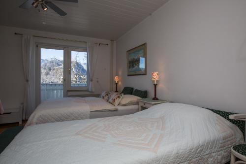 Imagen de la galería de B&B Pletna a Double Lake-View Room, en Bled