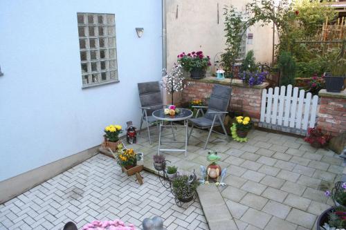 Taman di luar Ferienwohnung Spatzennest in Edesheim