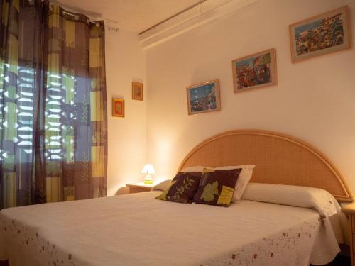 Posteľ alebo postele v izbe v ubytovaní Embajador 1 Apartament per 4 persones a primera linia de mar