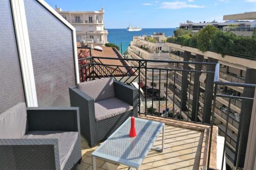 Nice apartment last floor with terrace and clear view on the sea photo 12