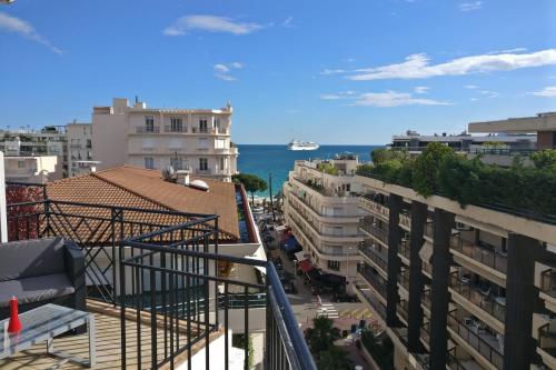 Nice apartment last floor with terrace and clear view on the sea photo 16