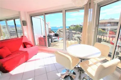 Nice apartment last floor with terrace and clear view on the sea photo 1