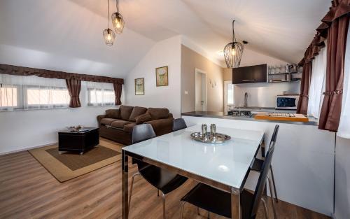 Apartment Katoro