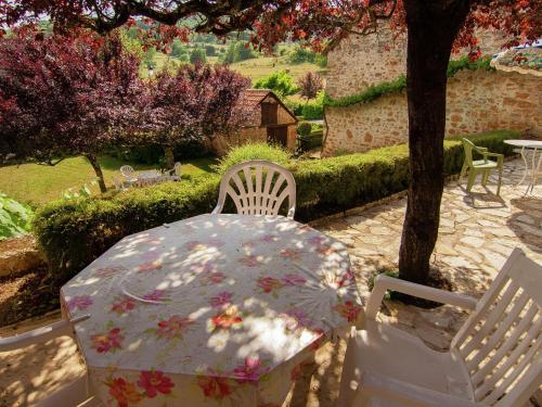 Gallery image of Tasteful Cottage in Roziers with Terrace in Lissac-sur-Couze