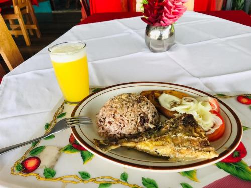 Comida en o cerca de este lodge