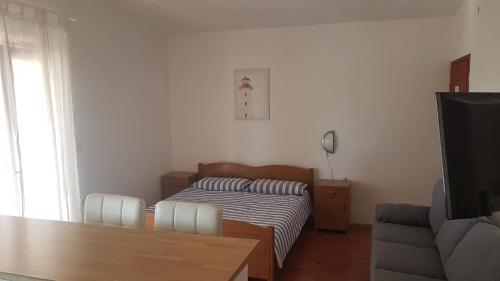 Gallery image of Apartments Branka- 4 apartments in house- 1 apartment has jacuzzi in Vir