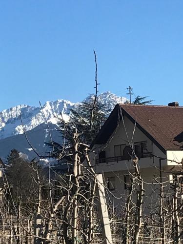 Nespecifikovaný výhled na hory nebo výhled na hory při pohledu z apartmánu