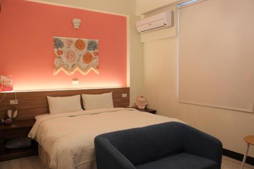 Cama o camas de una habitación en 客梢 Cushare #市政府商務住宿 #停車方便 #可包棟