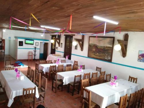 Hotel San Luisにあるレストランまたは飲食店