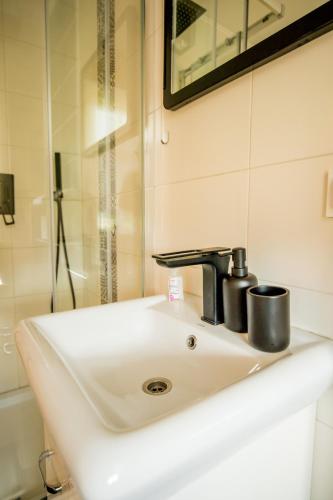 Un baño de Osada Zator Family Resort & SPA