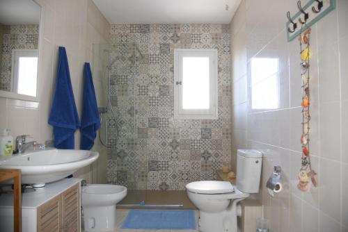 Kylpyhuone majoituspaikassa Apartamento Can Dany Cala Blanca