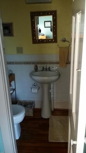 Burbank Rose Inn Bed & Breakfast – Photos 3