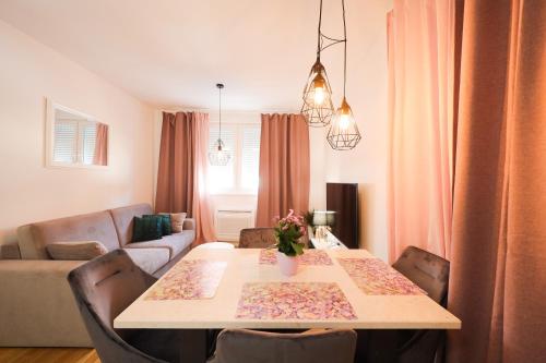 Cherry Apartment