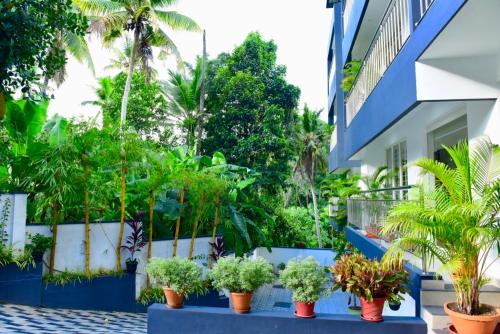 Κήπος έξω από το Green Royale Living Spaces - Luxury Serviced Apartments