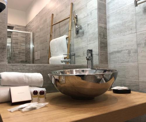 Ένα μπάνιο στο Deluxe B&B Centrocitta