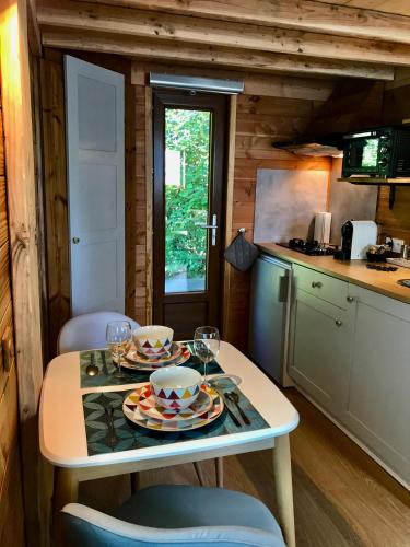Gîte Le Mazot de Vouanにあるキッチンまたは簡易キッチン